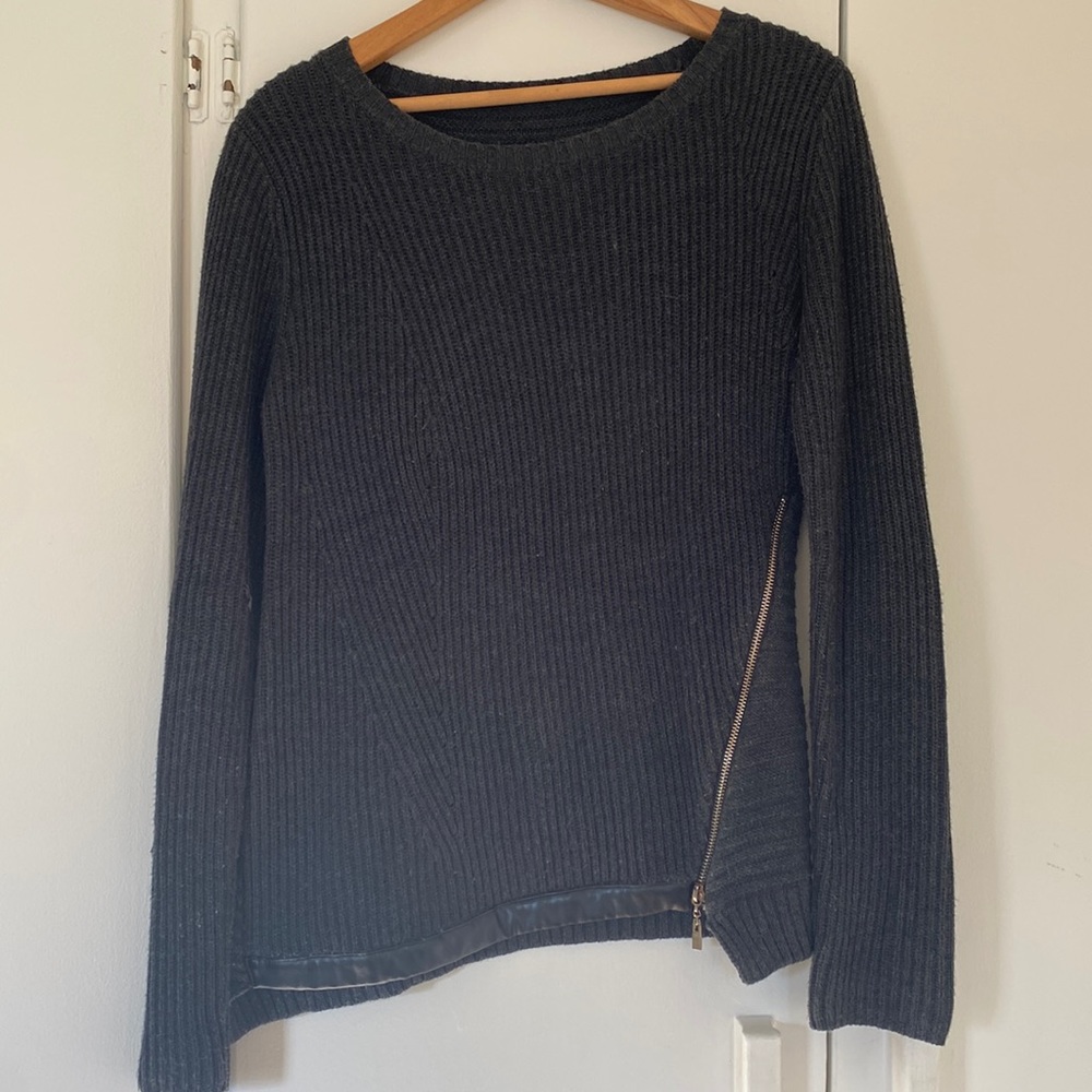Grey sweater with leather detailing and zipper
